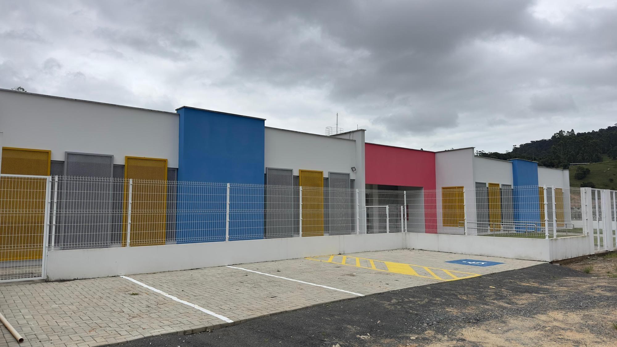 Nova creche de Aurora entra na fase final e se aproxima da inauguração
