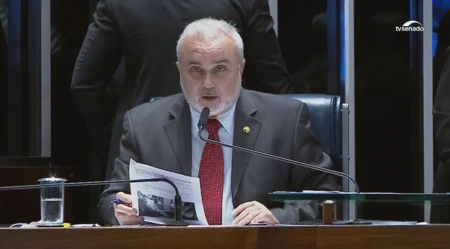 Novo presidente da Petrobrás defende o controle dos preços dos combustíveis pelo governo 