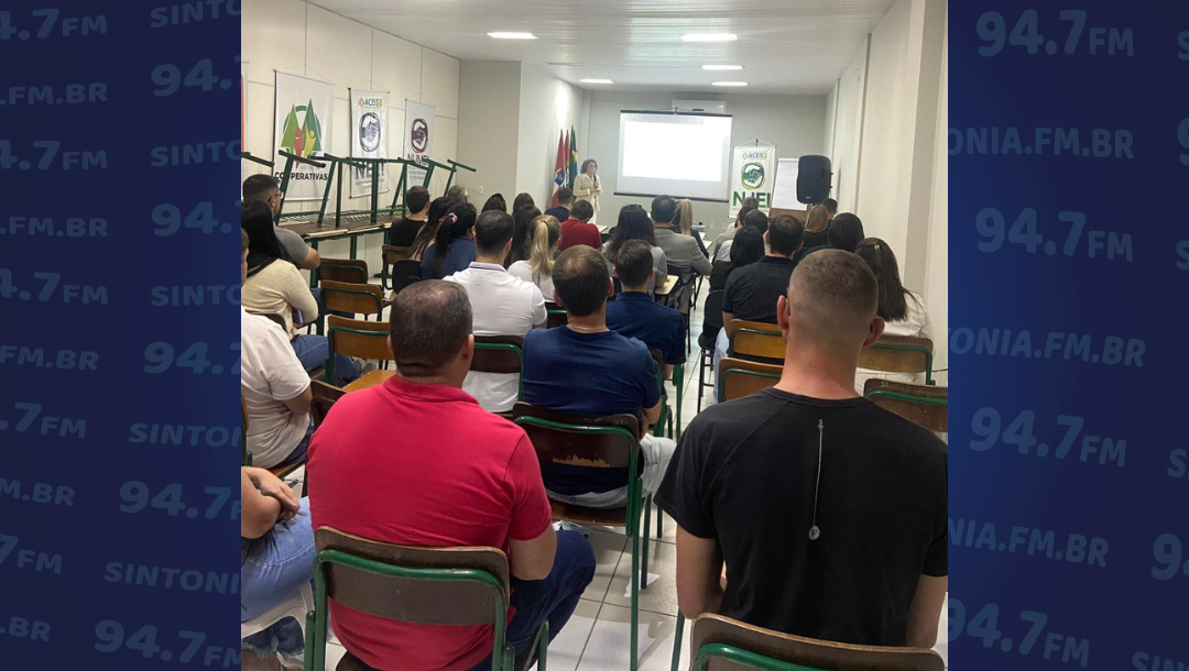 Núcleo de Jovens Empreendedores de Ituporanga realiza palestra sobre liderança e gestão