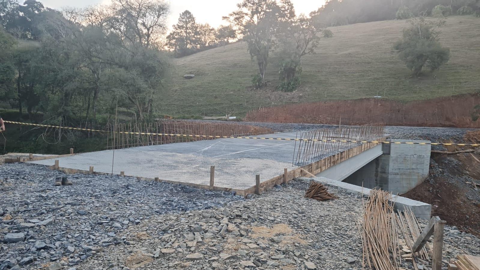 Obra da ponte do Braço Perimbó entra na fase final e será inaugurada no dia 16 em Ituporanga