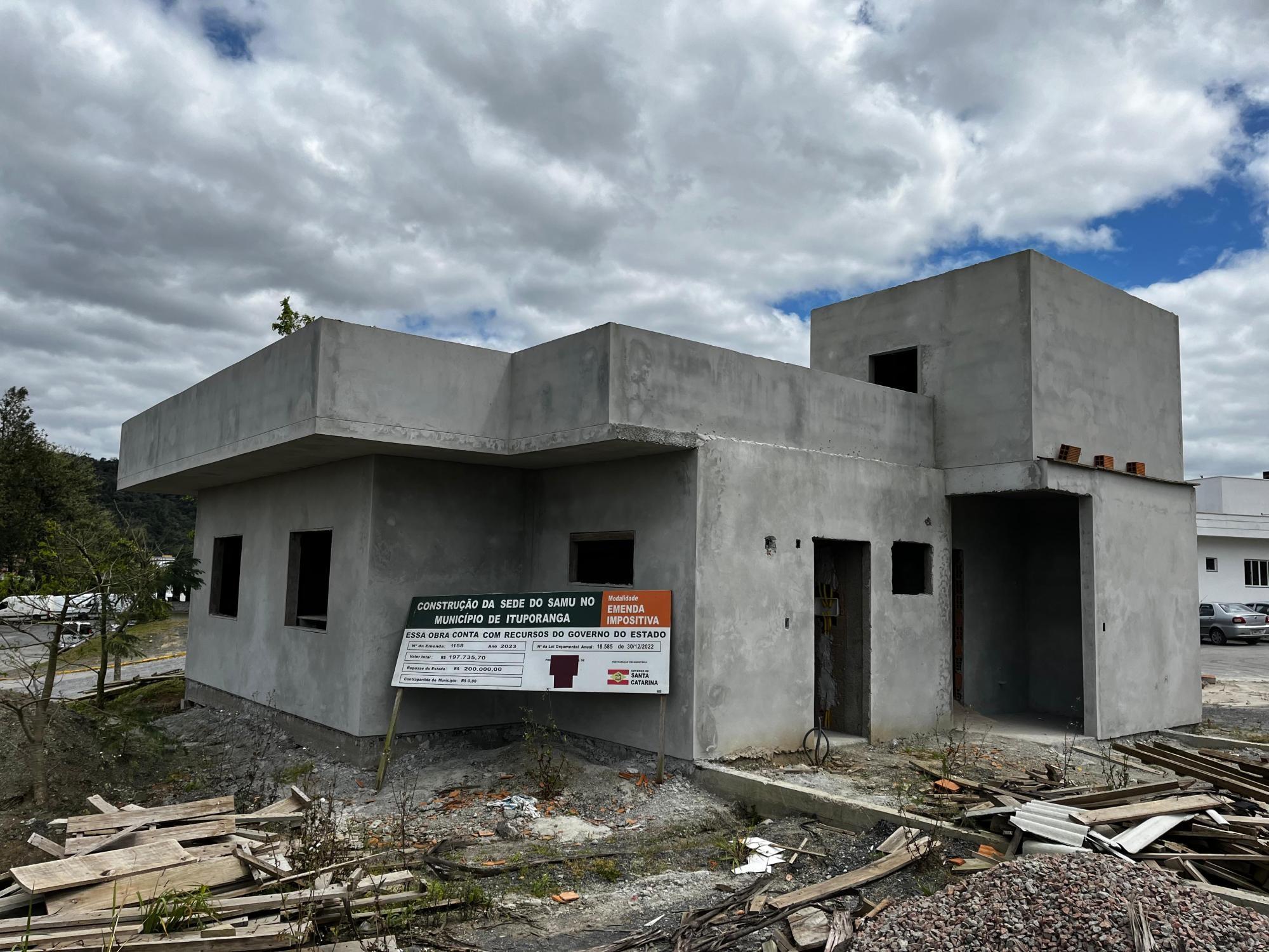 Obra de R$ 300 mil do SAMU em Ituporanga sofre atraso e é alvo de debate