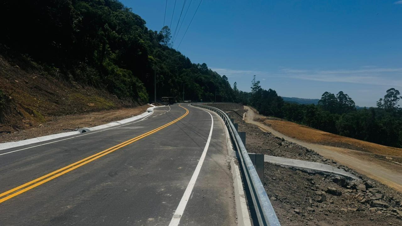 Obras de sobrelevação na SC-350 entram em fase final