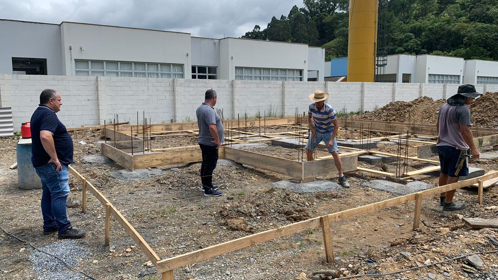 Obras do quartel da Polícia Militar e heliponto do hospital estão em andamento em Alfredo Wagner