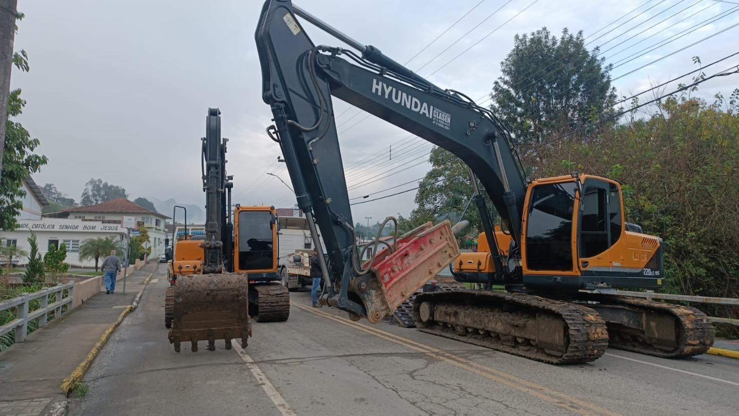 Obras na ponte do centro de Petrolândia seguem em ritmo acelerado