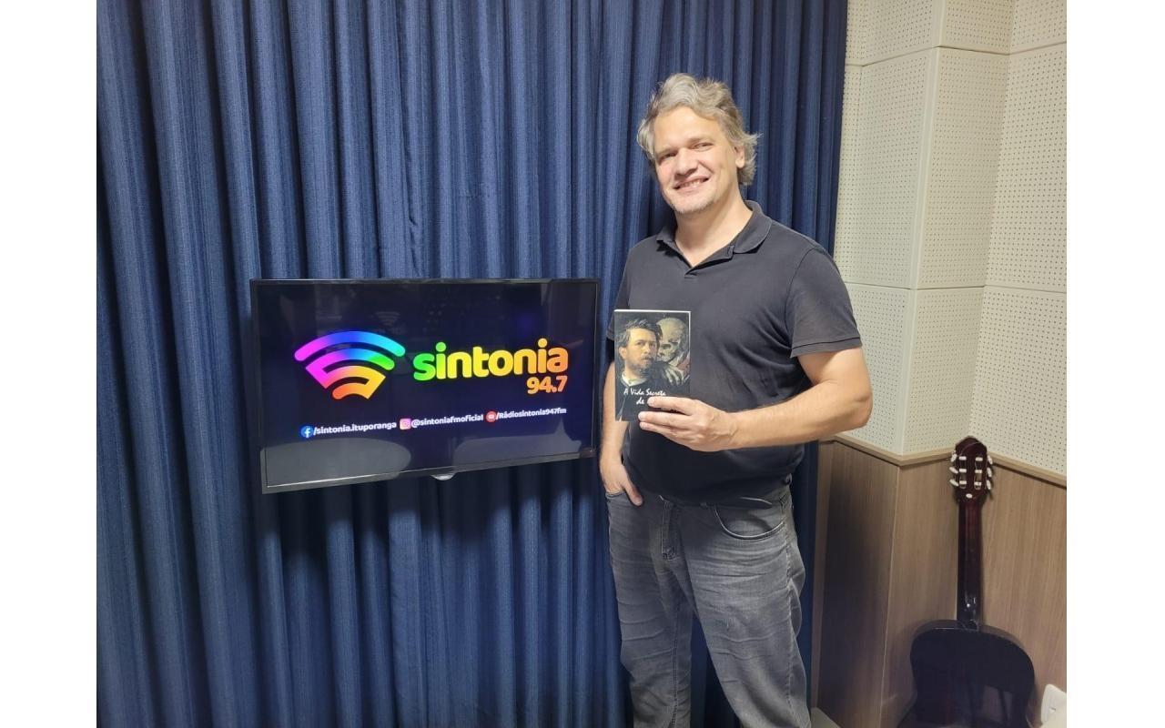 Oficina de Contos ministrada pelo escritor Maicon Tenfen inicia neste sábado (13) em Ituporanga