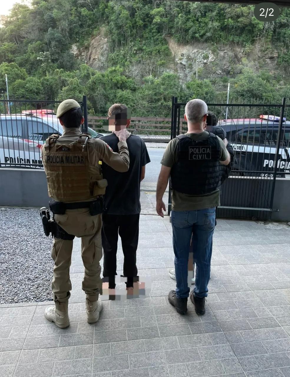 Operação conjunta entre Polícia Civil e Militar resulta em prisão por tráfico de drogas e crimes de trânsito em Alfredo Wagner