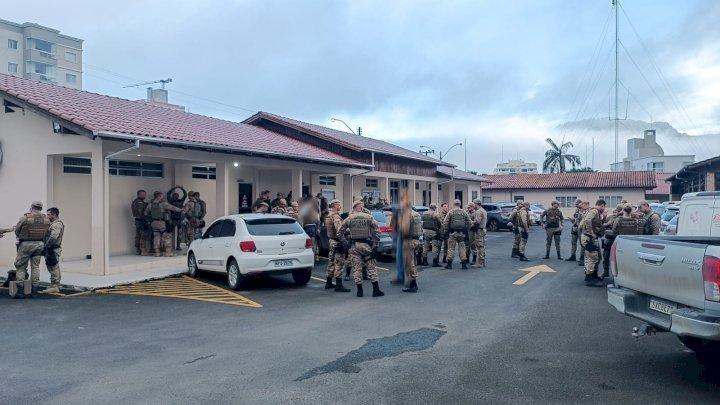Operação da PM cumpre 11 mandados judiciais com prisão e apreensão no Alto Vale