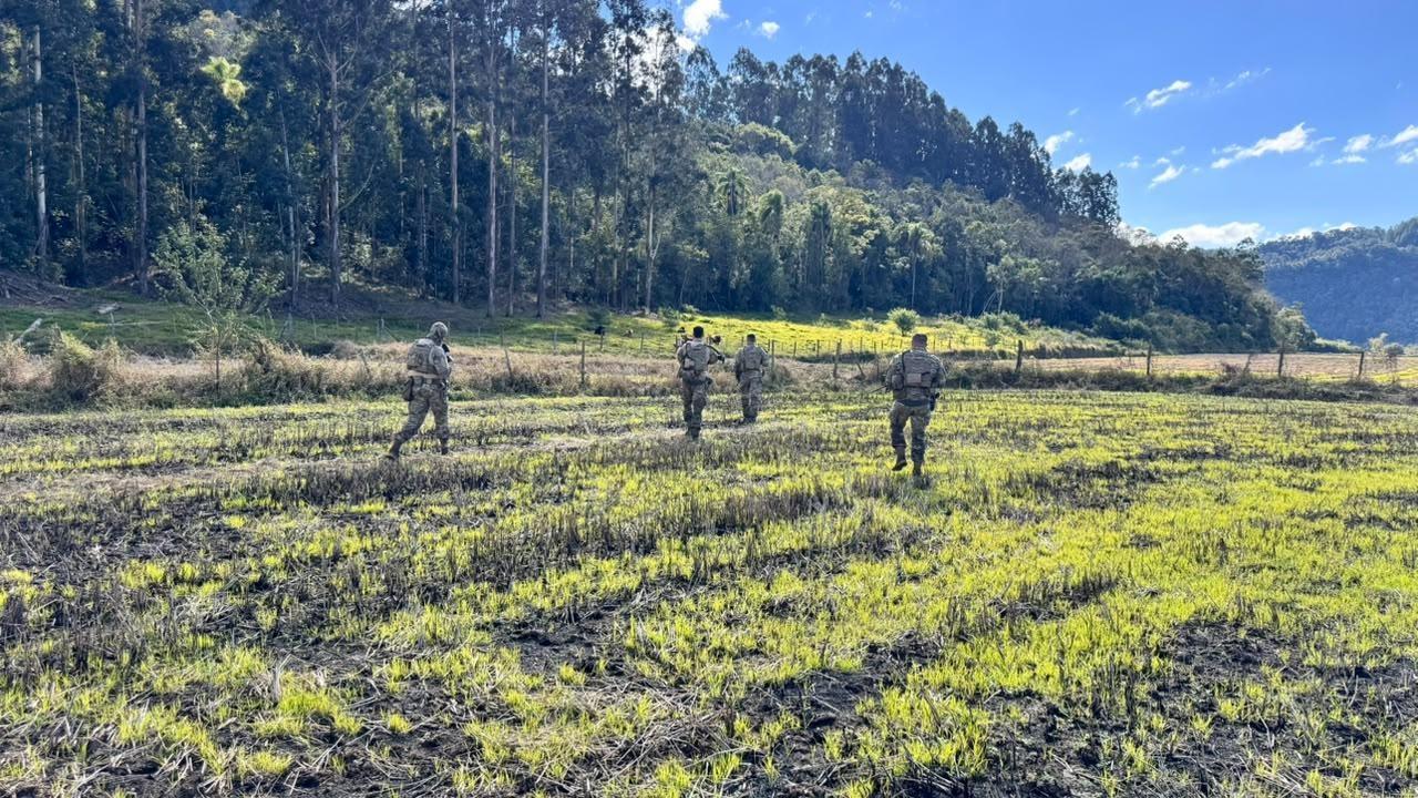 Operação prende oito suspeitos e apreende drogas após tentativa de roubo a banco em Rio do Oeste