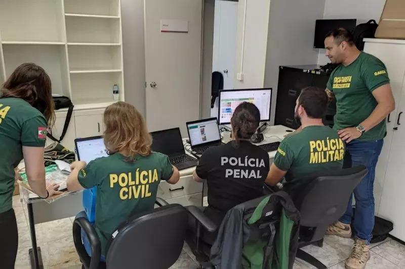 Operação que prendeu três prefeitos de SC apreende mais de R$ 1,3 milhão em espécie