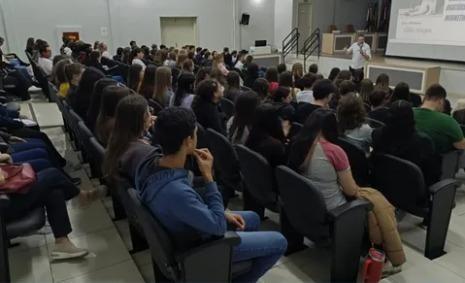 Oratória nas Escolas, da JCI, promove capacitações para estudantes