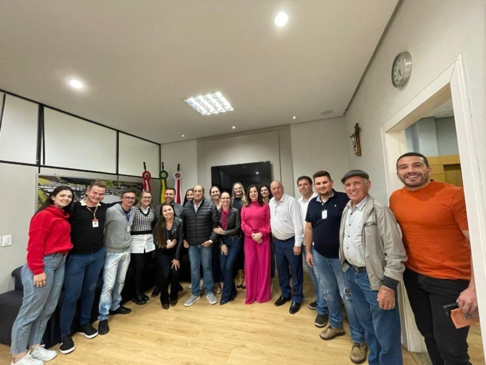 Deputado Oscar Gutz visita Ituporanga e se compromete em agilizar processos para construção da nova APAE