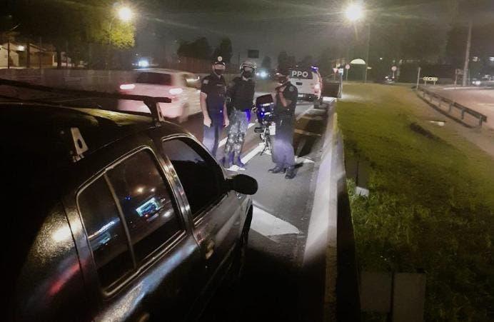 Padre de SC é preso por dirigir embriagado e em zigue-zague em rodovia no Paraná