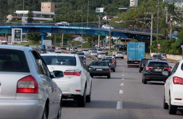 Pagamento parcelado de IPVA de veículos com placas final 0 vence no dia 10 de dezembro 