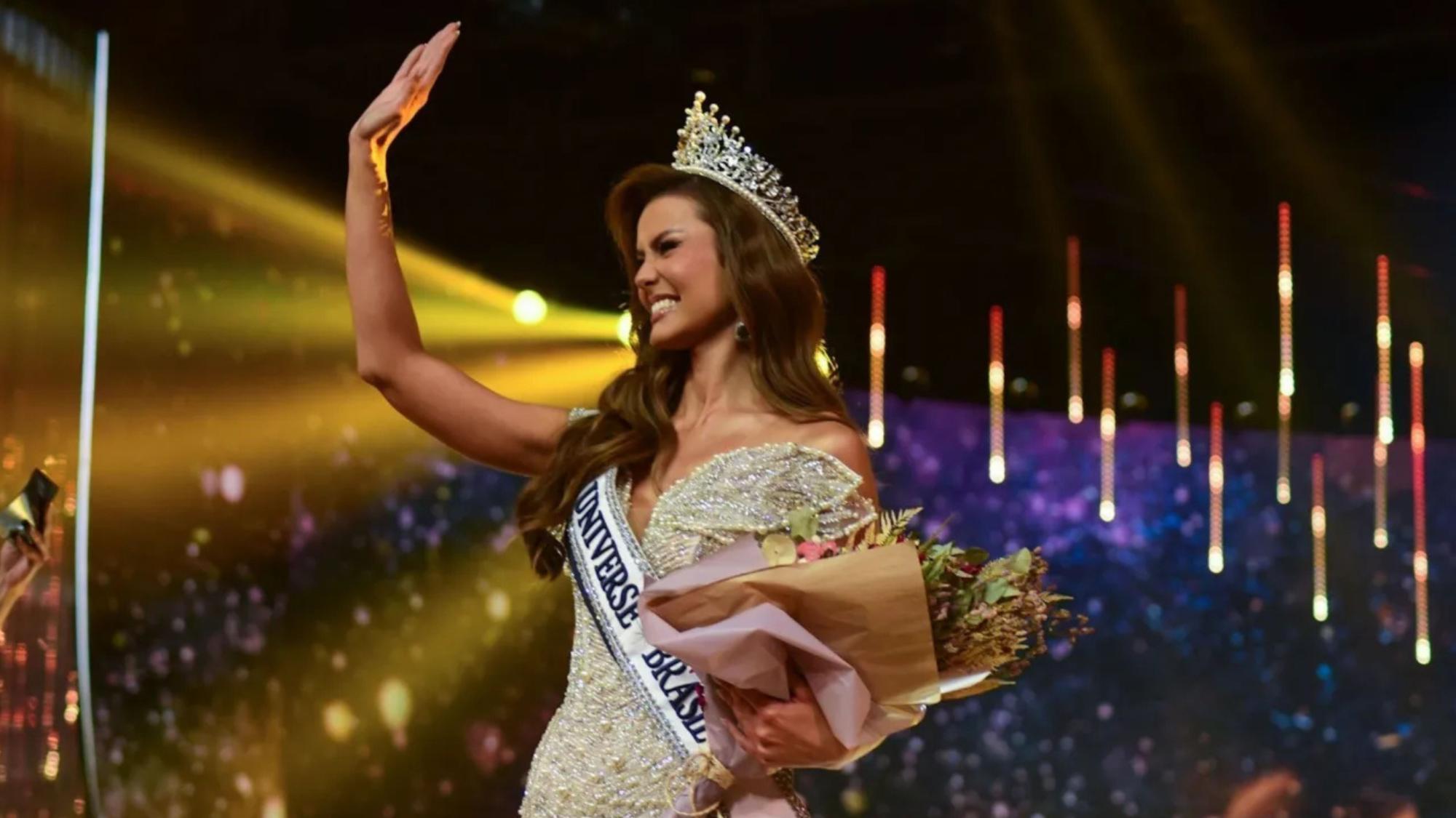 Paranaense Marcella Kozinski é coroada Miss Universe Brasil 2026
