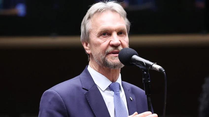Pedro Uczai sofre AVC após passar mal na Câmara e permanece internado