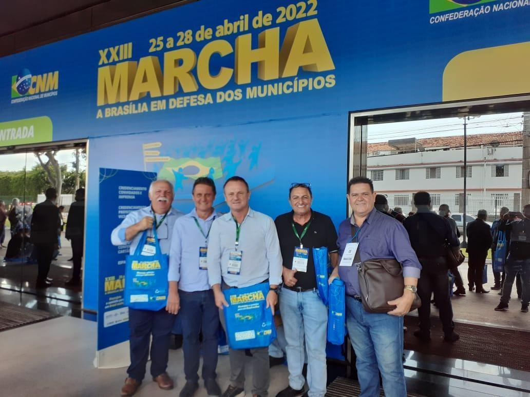 Prefeito de Petrolândia garante em Brasília parte de recursos para aquisição de britador