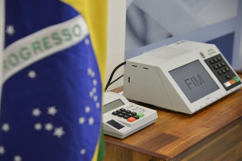 Pesquisa Ibope em Santa Catarina: Mauro Mariani, 21%; Gelson Merísio, 18%; Décio Lima, 17%