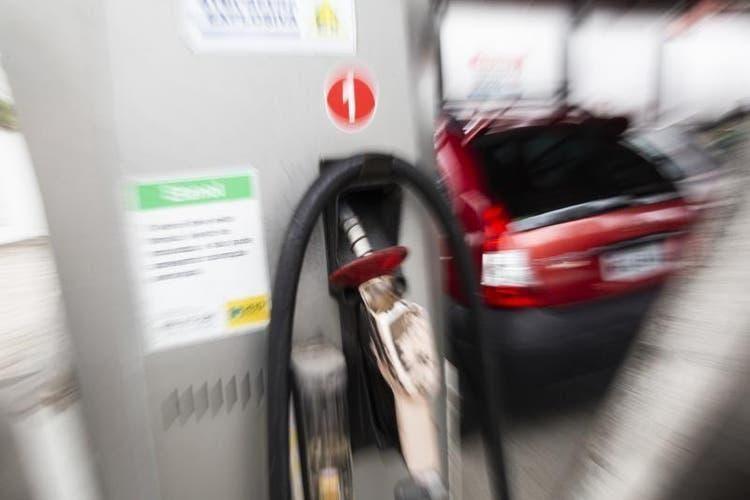Petrobras anuncia novo aumento no preço da gasolina nas refinarias