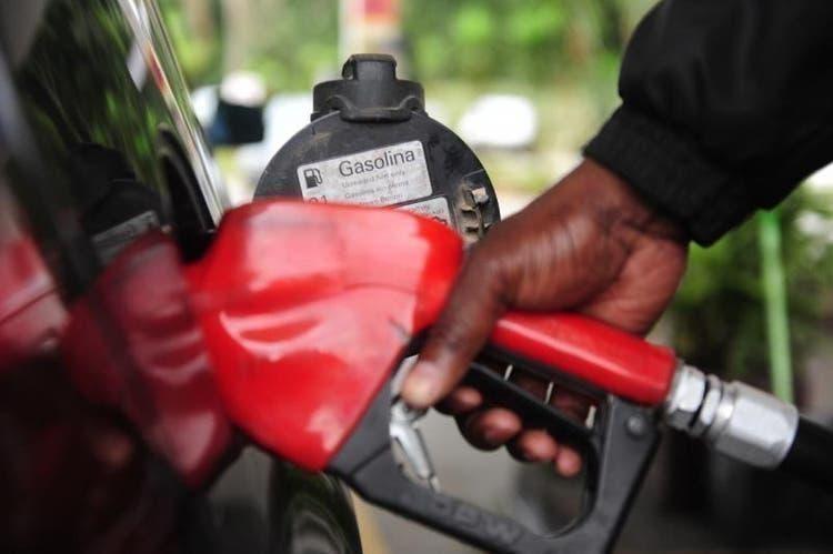 Petrobrás sobe preço da gasolina em 10%; aumento é o quinto consecutivo desde maio