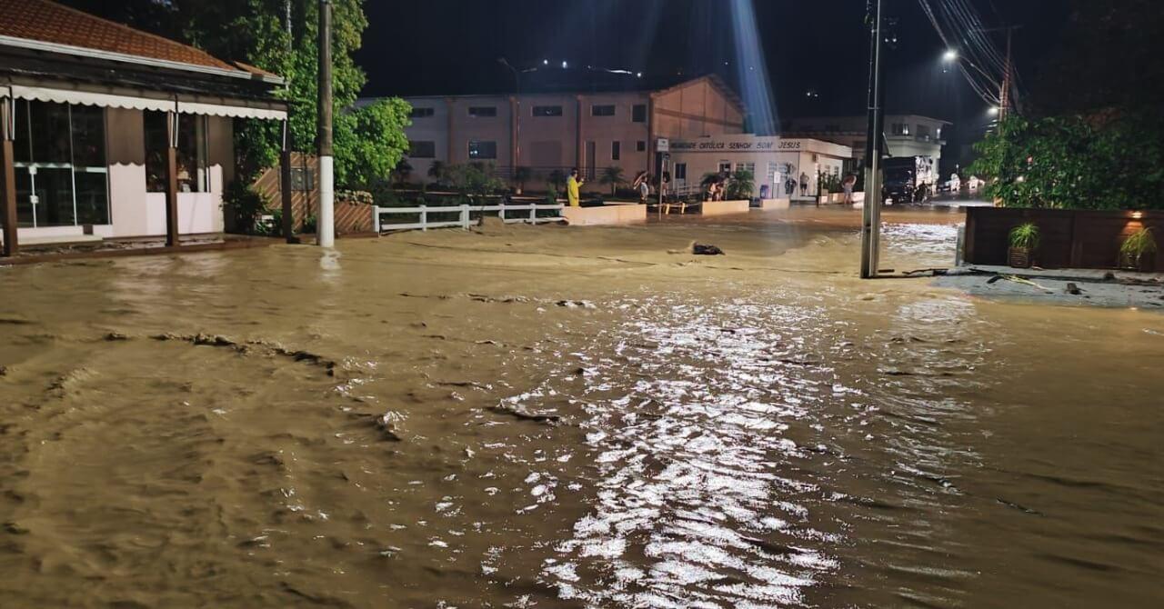 Petrolândia decreta situação de emergência por conta da chuva da quinta-feira (12)