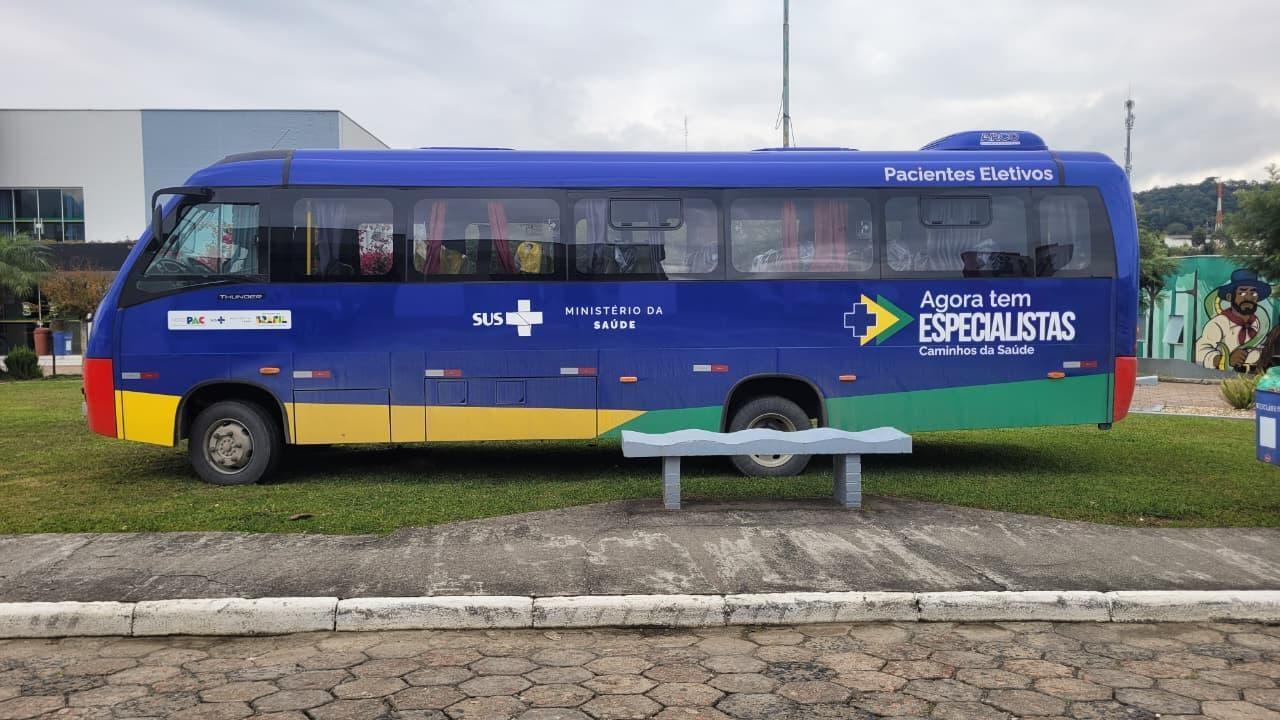 Petrolândia recebe micro-ônibus e mais dois carros para a Secretaria de Saúde