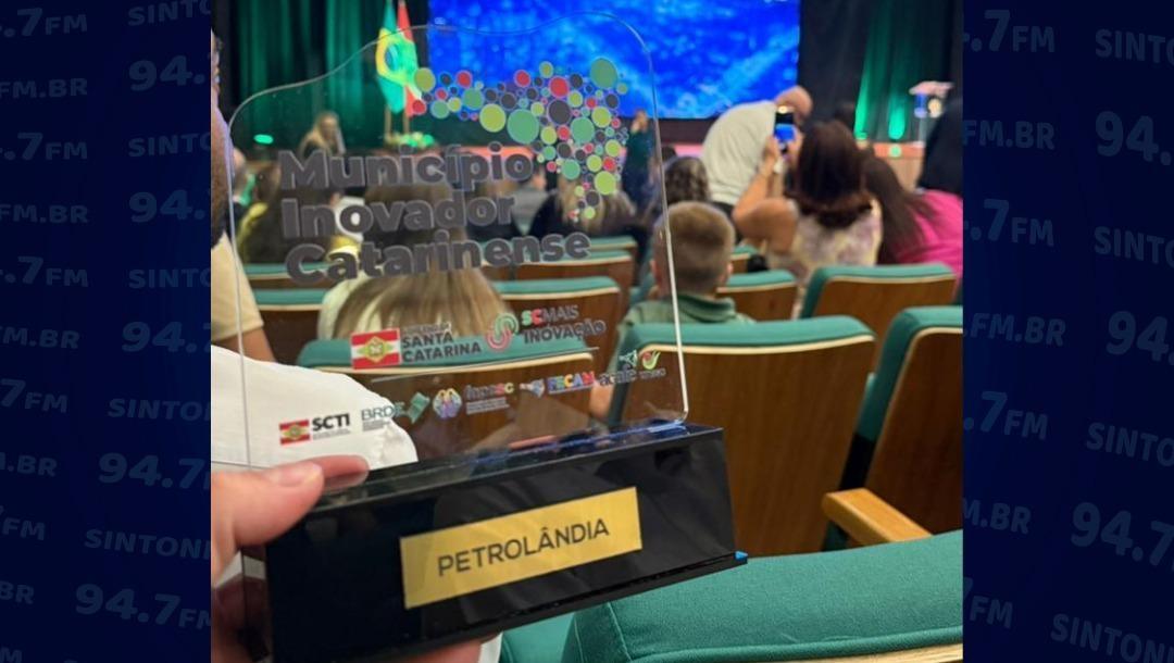 Petrolândia recebe prêmio de Município Inovador Catarinense
