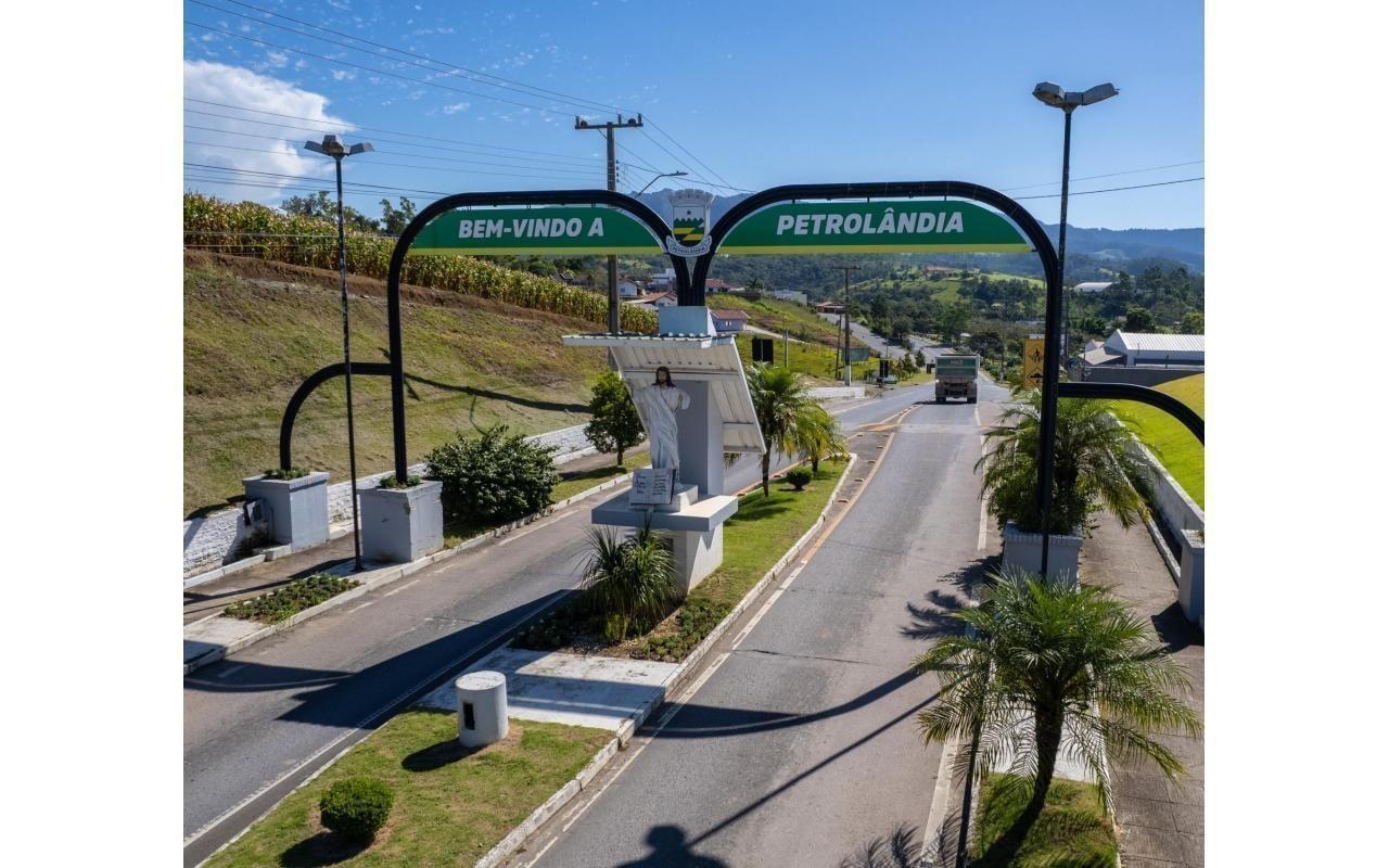 Atendimento na prefeitura de Petrolândia passará a ser em turno único a partir de segunda-feira (02)