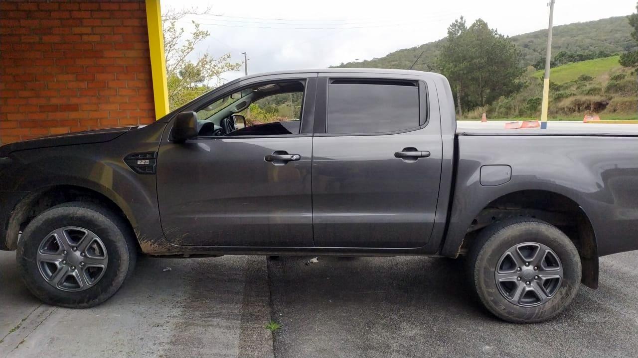 Picape roubada no Rio de Janeiro e que circulava clonada é recuperada na BR-282