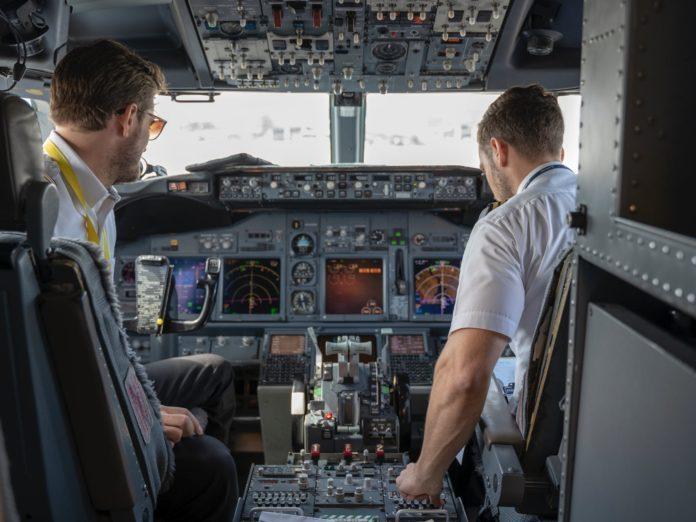 Pilotos e comissários aprovam greve nacional a partir de 19 de dezembro