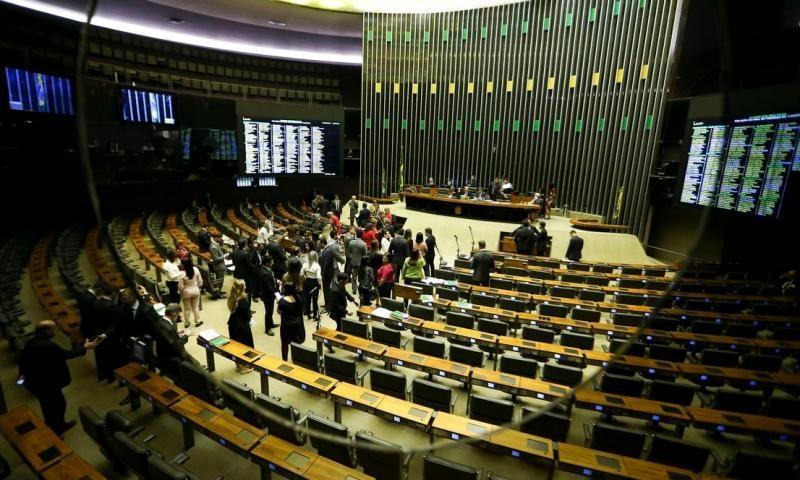 Plenário da Câmara começa a discutir reforma da Previdência