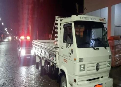 PM recupera caminhão furtado e prende suspeito do furto 