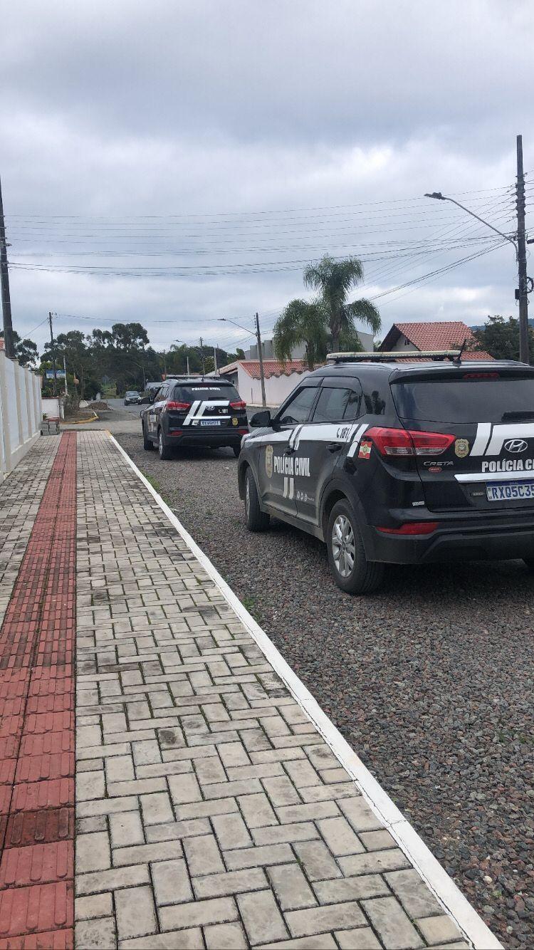 Polícia Civil cumpre mandado de busca e apreensão em Atalanta que apura possível crime do golpe do seguro