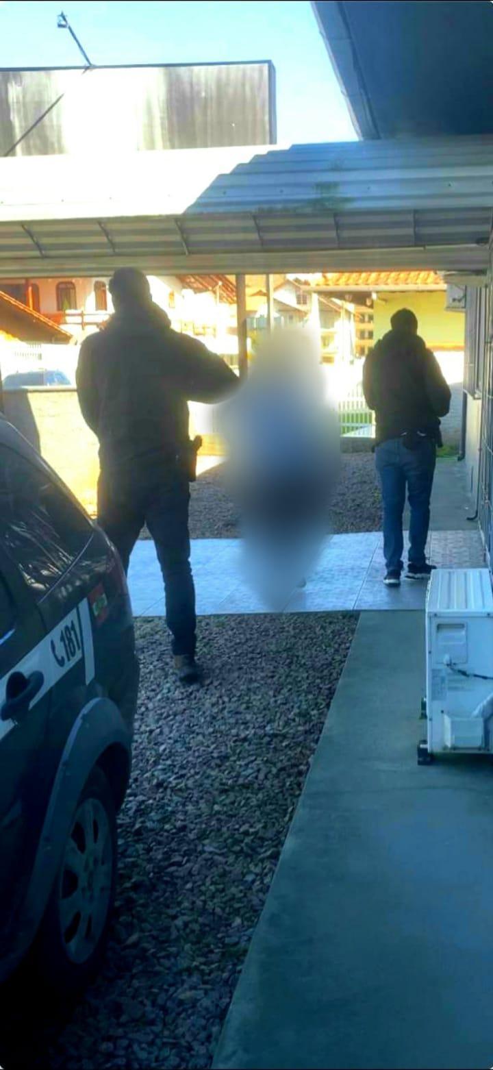 Polícia Civil prende foragido do Amapá em cidade do Alto Vale