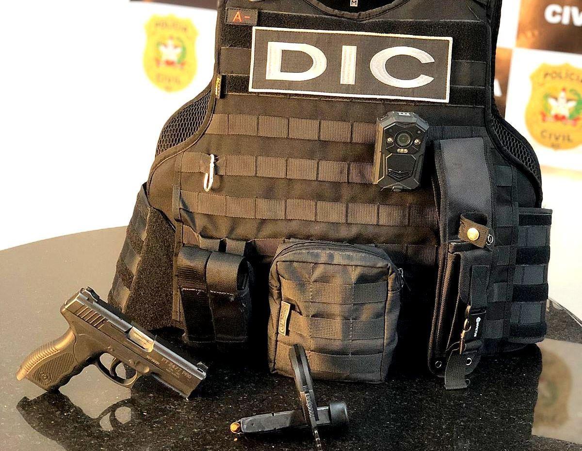 Polícia Civil prende suspeitos de tráfico de drogas e de ameaças a moradores no Alto Vale