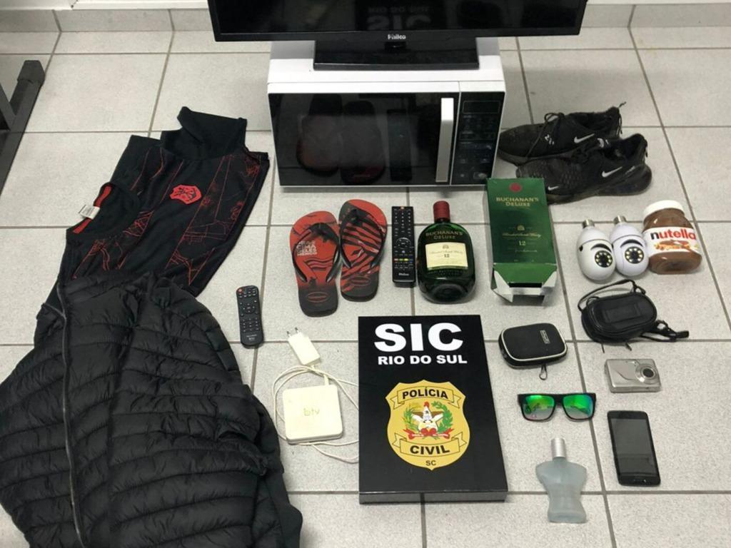 Polícia Civil recupera diversos objetos furtados em residências
