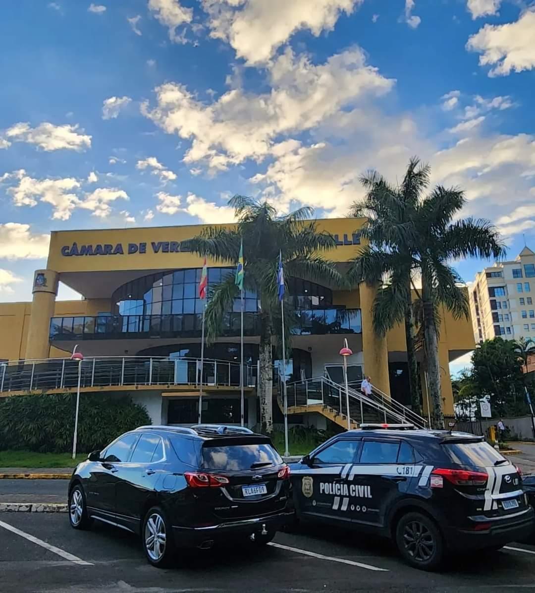 Polícia investiga ‘rachadinha’ e cumpre mandados na Câmara de Vereadores de Joinville