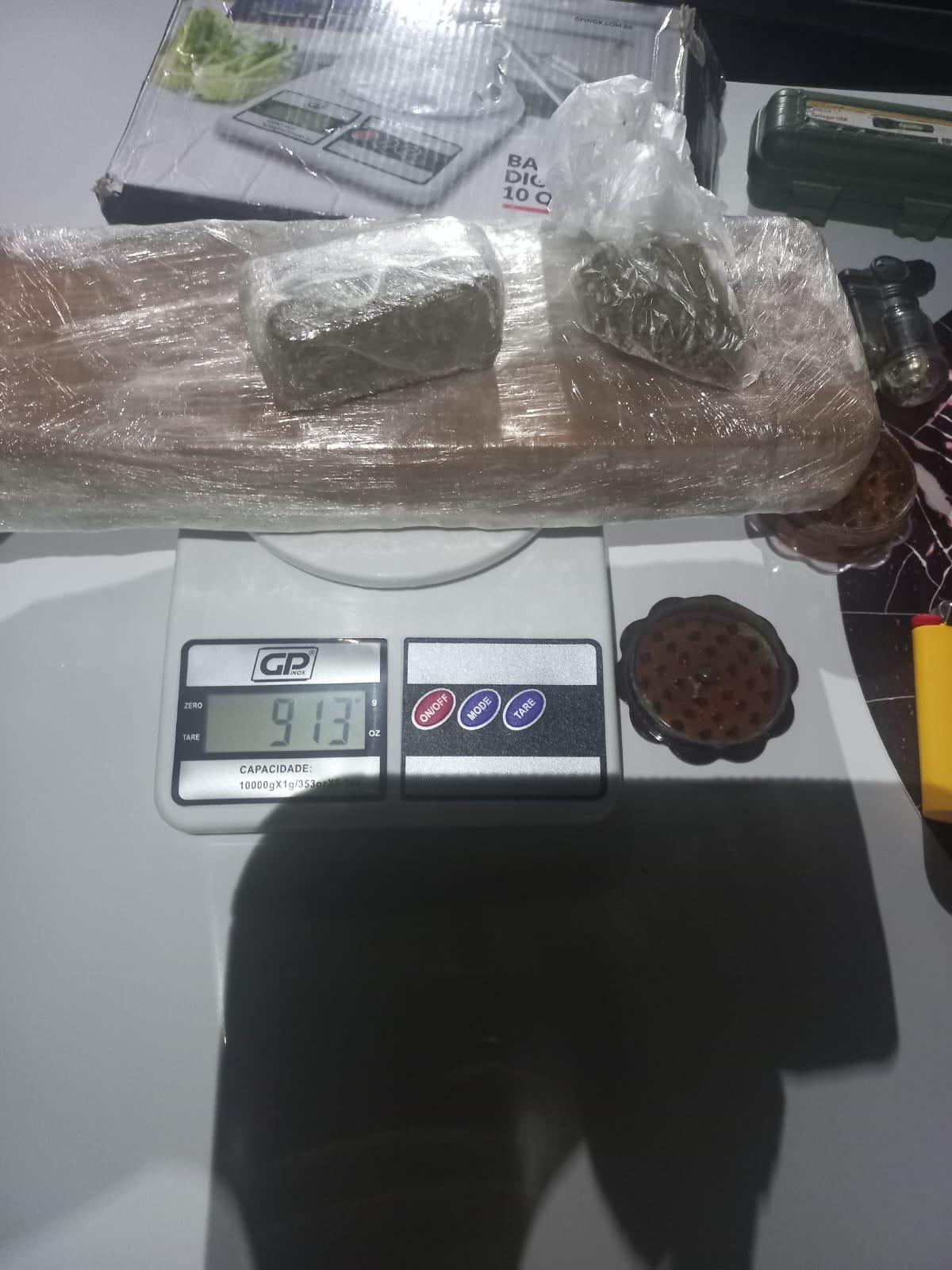 Polícia Militar apreende drogas e prende suspeito em Alfredo Wagner