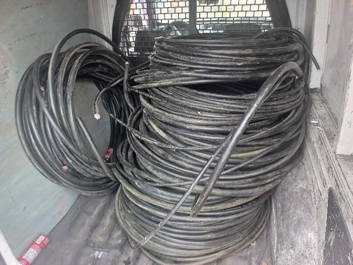 Polícia Militar prende dupla por furto de fios e cabos