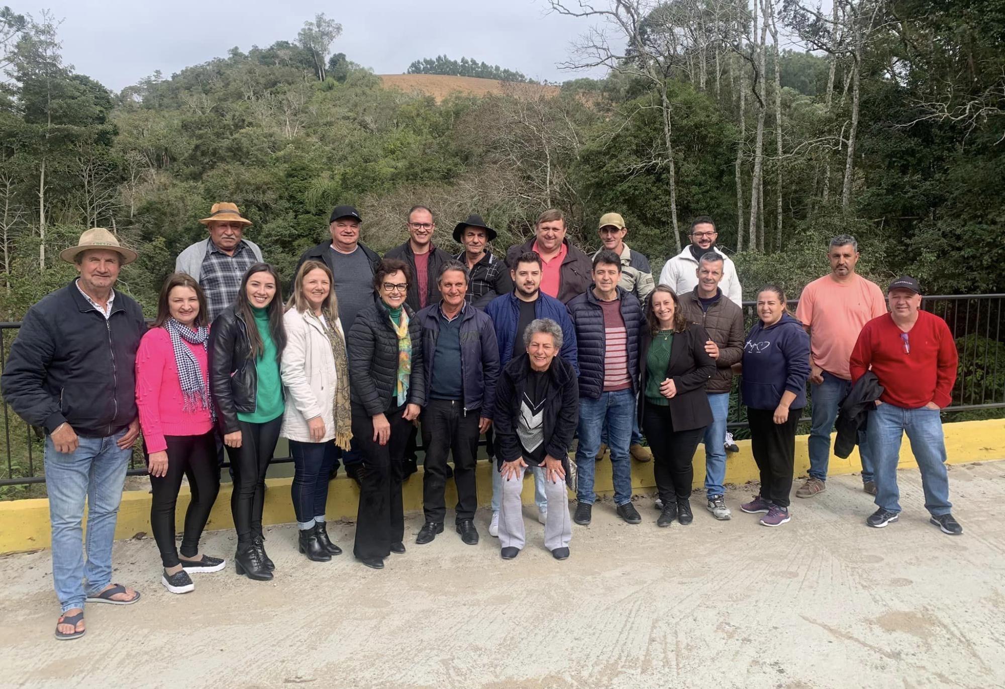 Ponte do Rio do Meio em Chapadão do Lageado é inaugurada