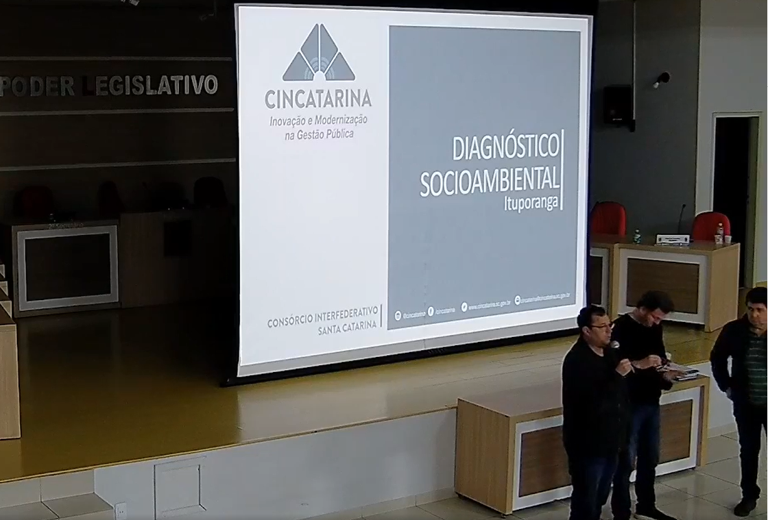 População apresenta sugestões durante Audiência Pública sobre regularização das construções às margens dos rios em Ituporanga
