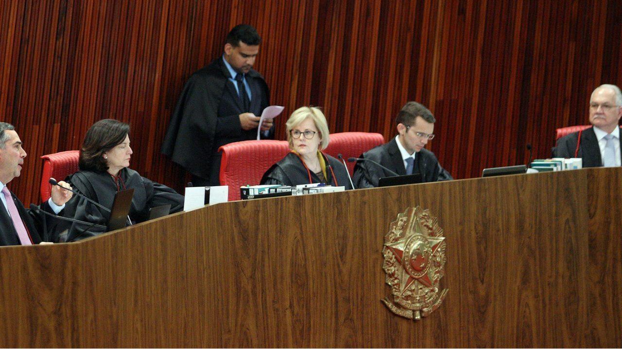 Por 6 votos a 1, TSE rejeita candidatura de Lula nas eleições