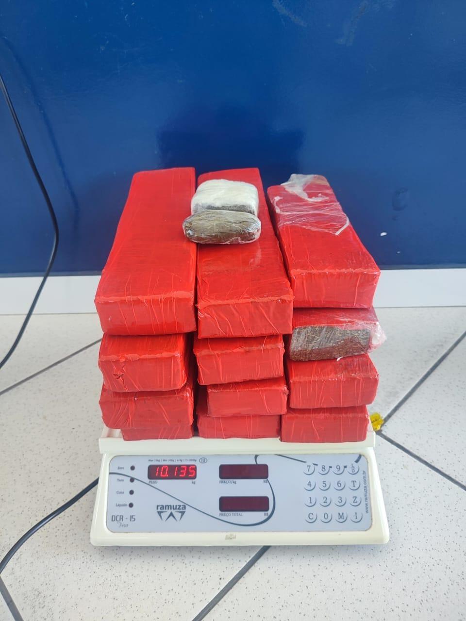 Por causa de ultrapassagem motorista é presa pela Polícia Rodoviária Federal com 10 quilos de supermaconha