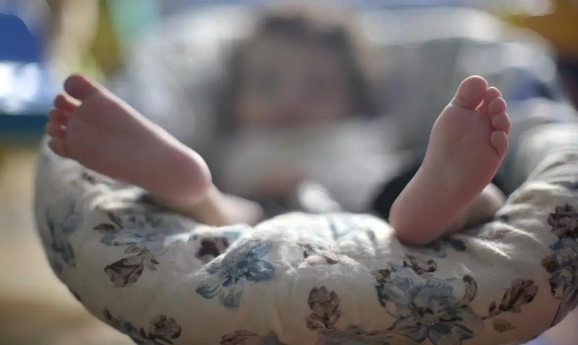 Por unanimidade, STF iguala tempo de licenças-maternidade e adotante
