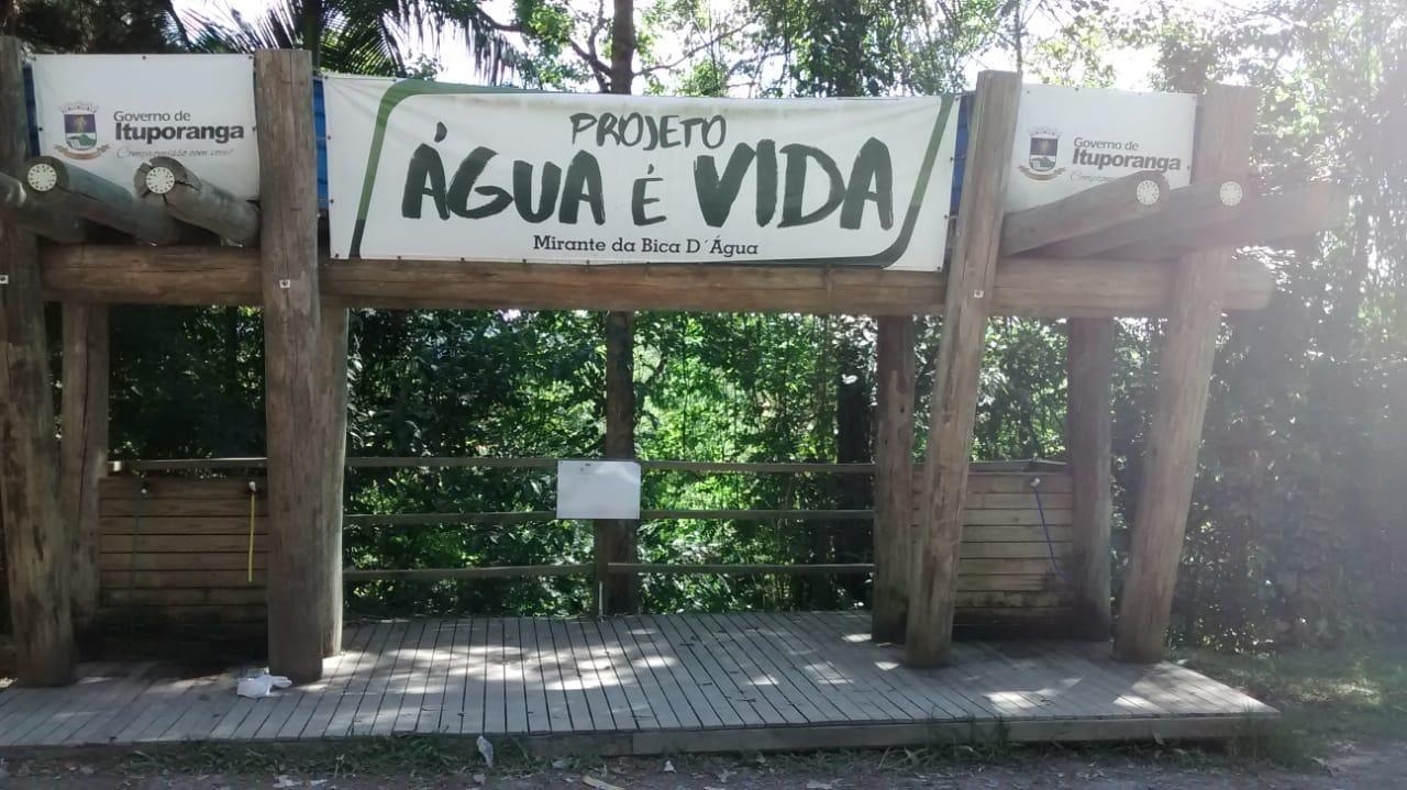 Pouca chuva causa escassez de água na bica em Ituporanga
