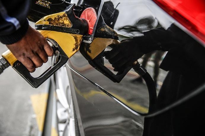 Preço da gasolina tem primeira alta do ano em Santa Catarina