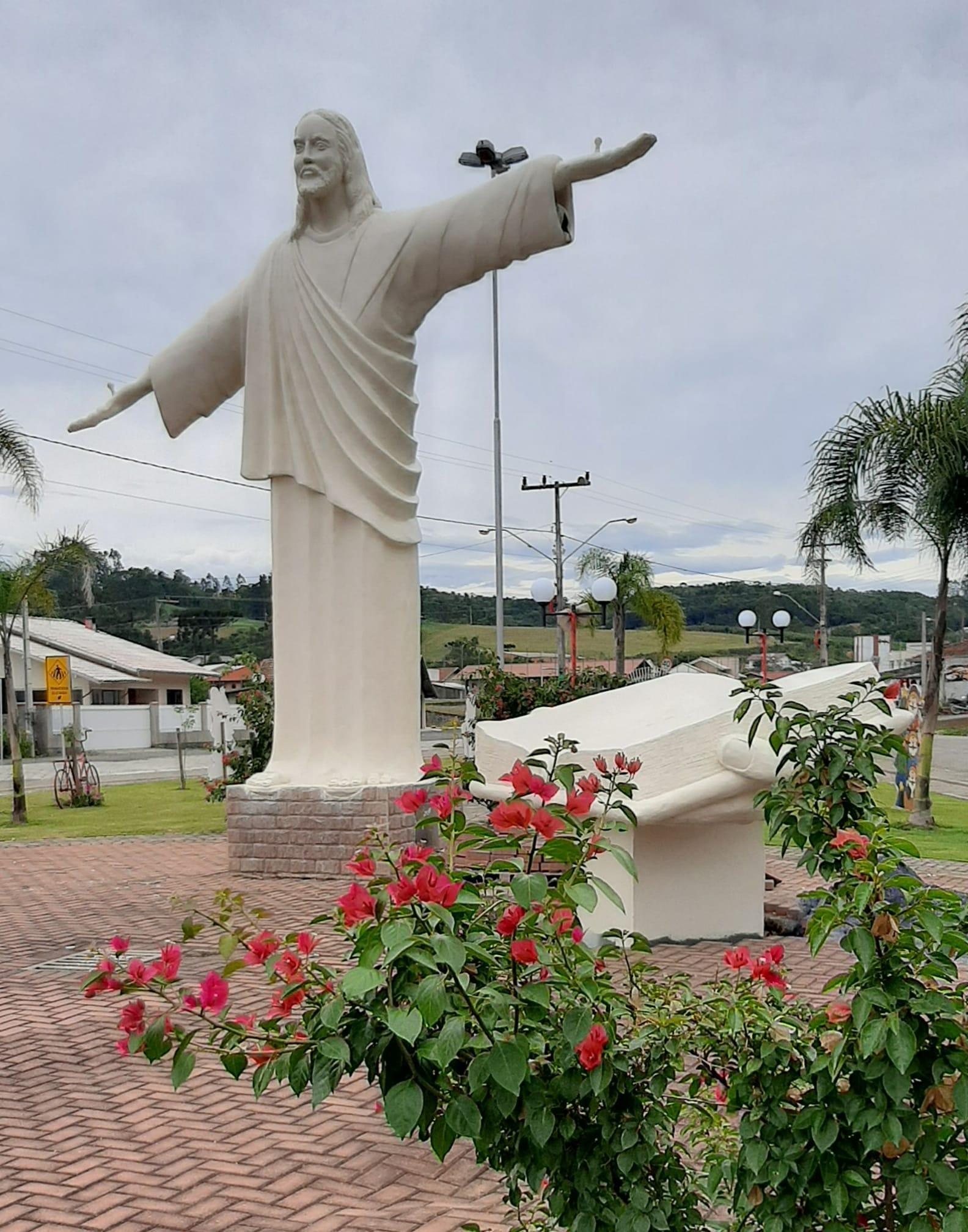 Prefeita de Chapadão do Lageado detalha andamento da construção da creche no município