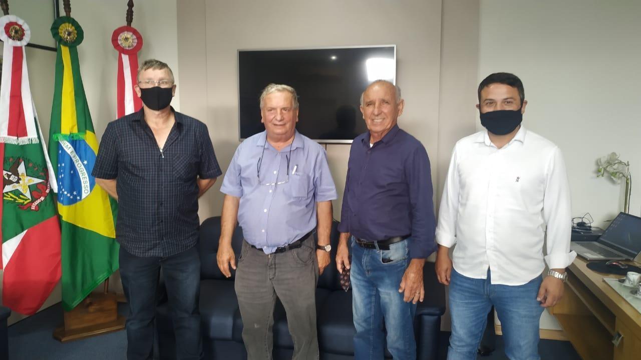 Prefeito da Serra Gaúcha visita Ituporanga para troca de experiências no setor turístico e conhecer Santuário de Nossa Senhora de Lourdes e  do Louvor