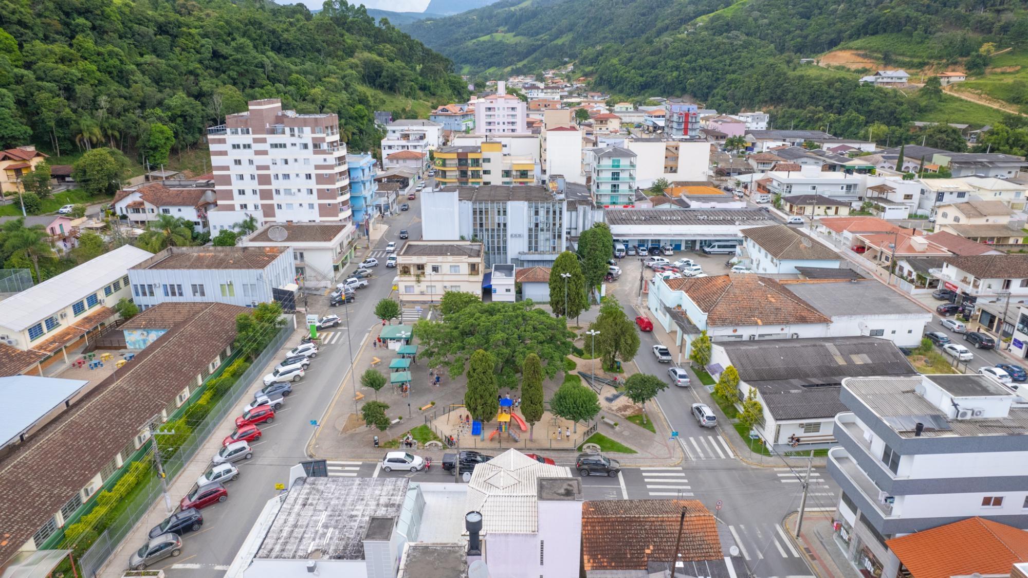 Prefeito de Alfredo Wagner destaca os trabalhos realizados pela secretaria de obras nesta semana