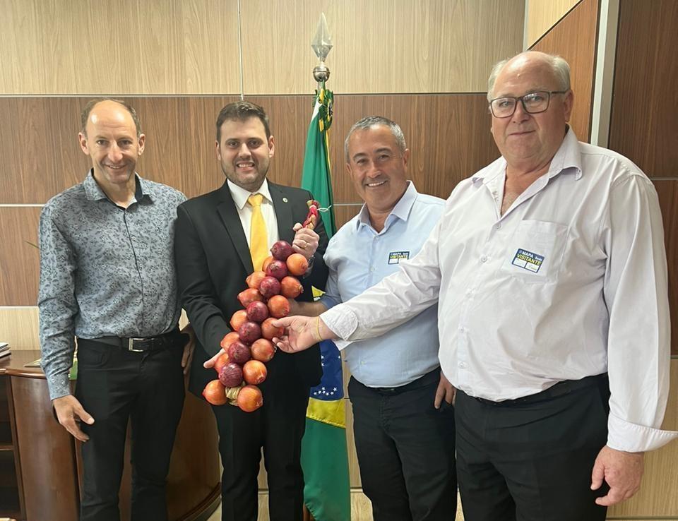 Prefeito de Alfredo Wagner garante recursos durante viagem à Brasília