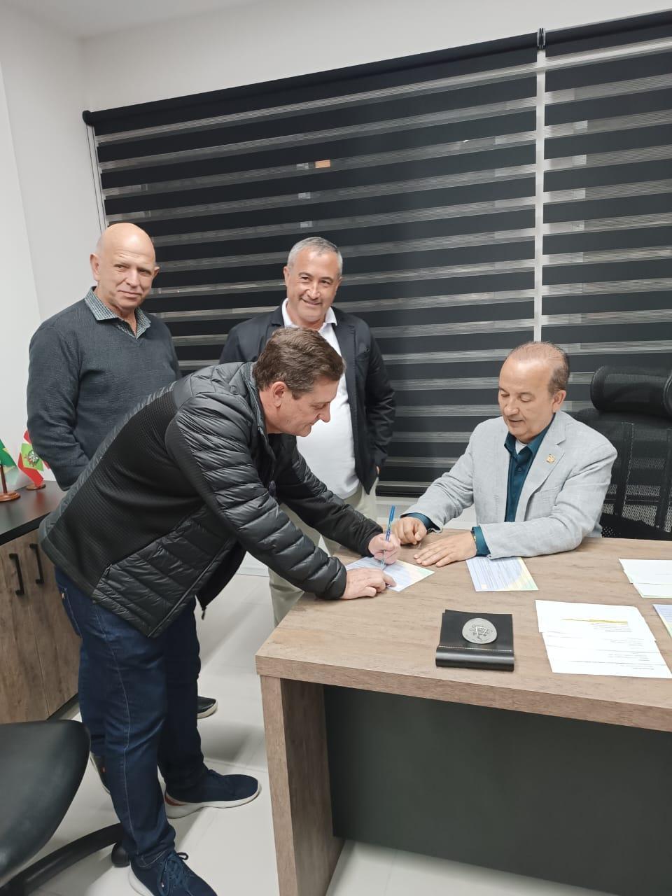 Prefeito de Alfredo Wagner Gilmar Sani filia-se ao Partido Liberal (PL)